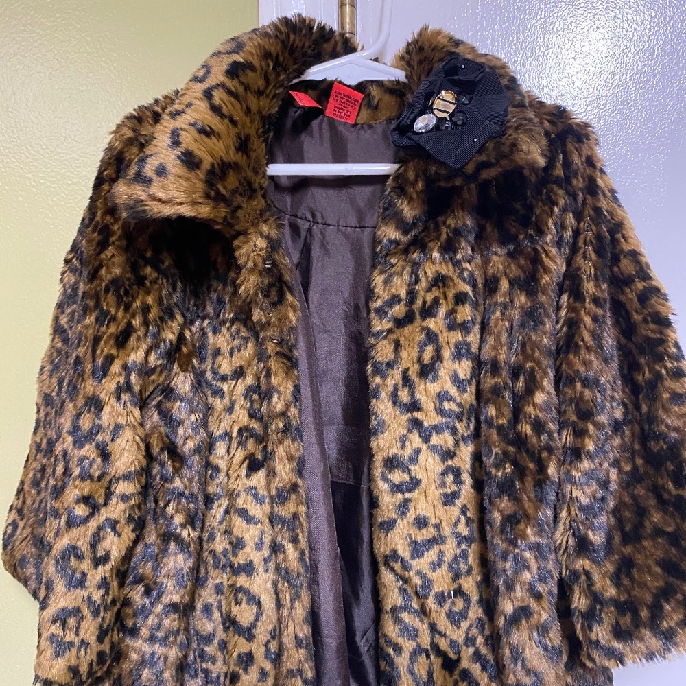 Leopard print faux fur jacket